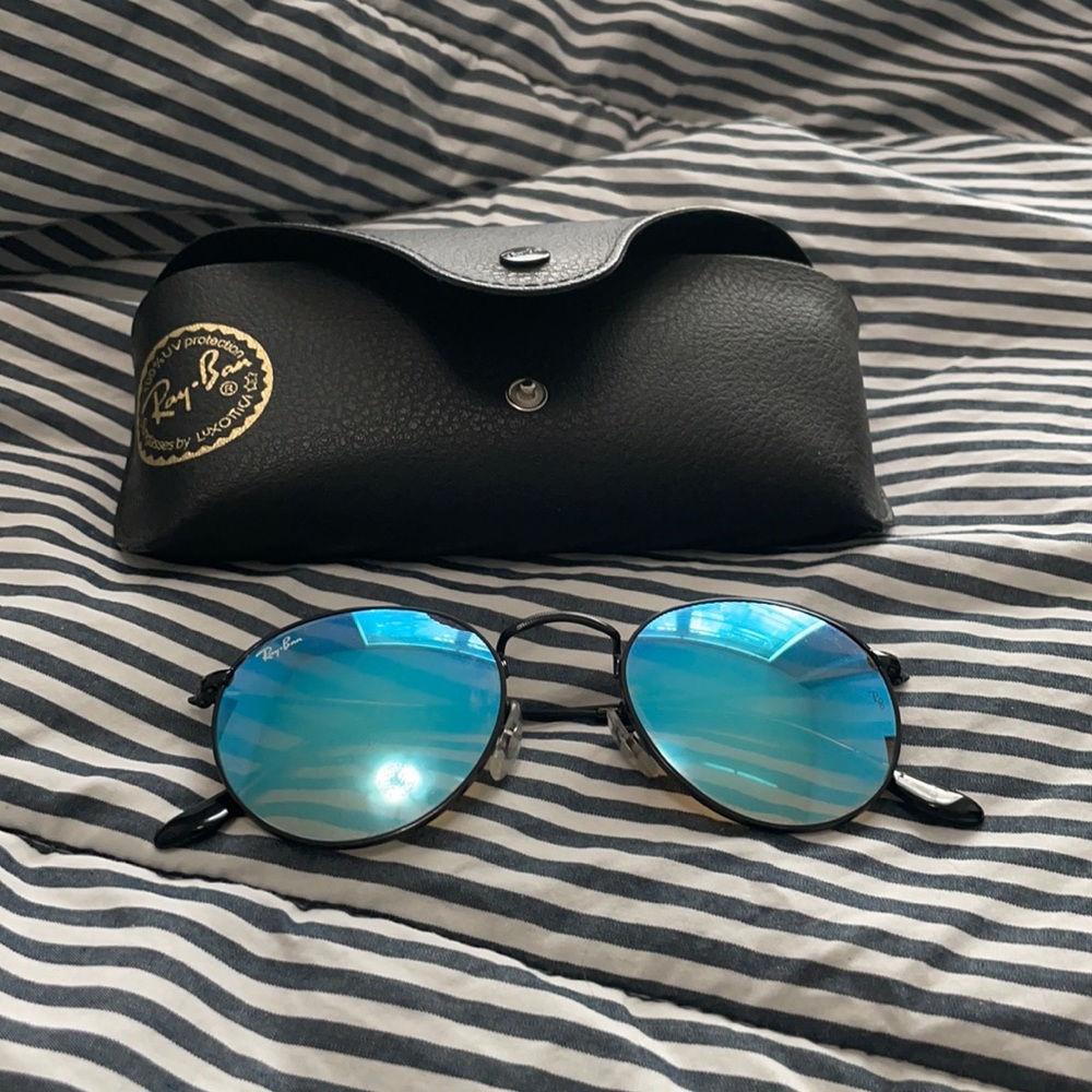 Ray Bans, bluish glass tint - Picture 1 of 1